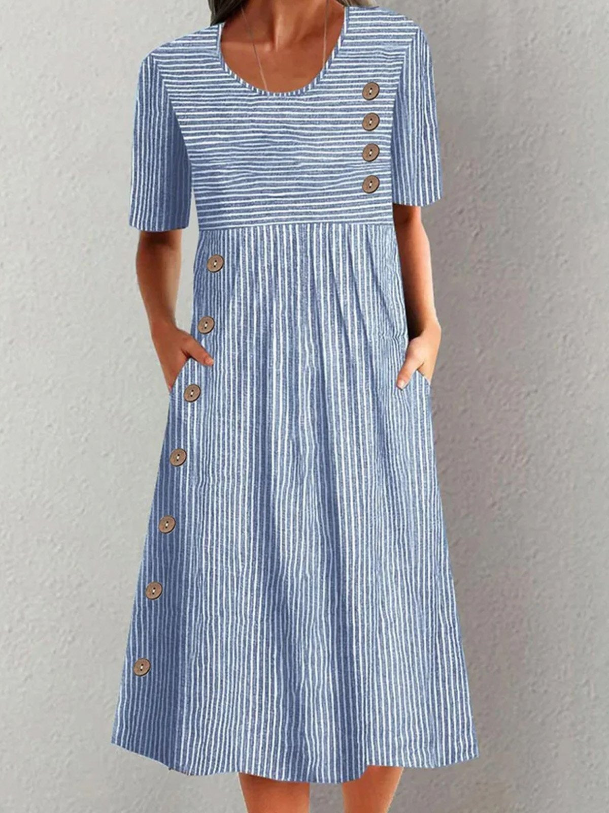 Vestido Midi de Rayas con Hebilla
